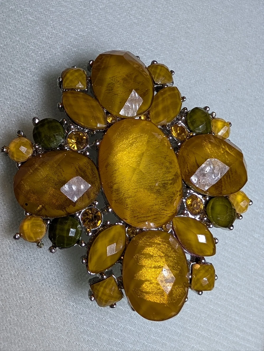 Amber Glass Statement Brooch Gold Tone Green Accent Rhinestone Pin Statement - Picture 2 of 7